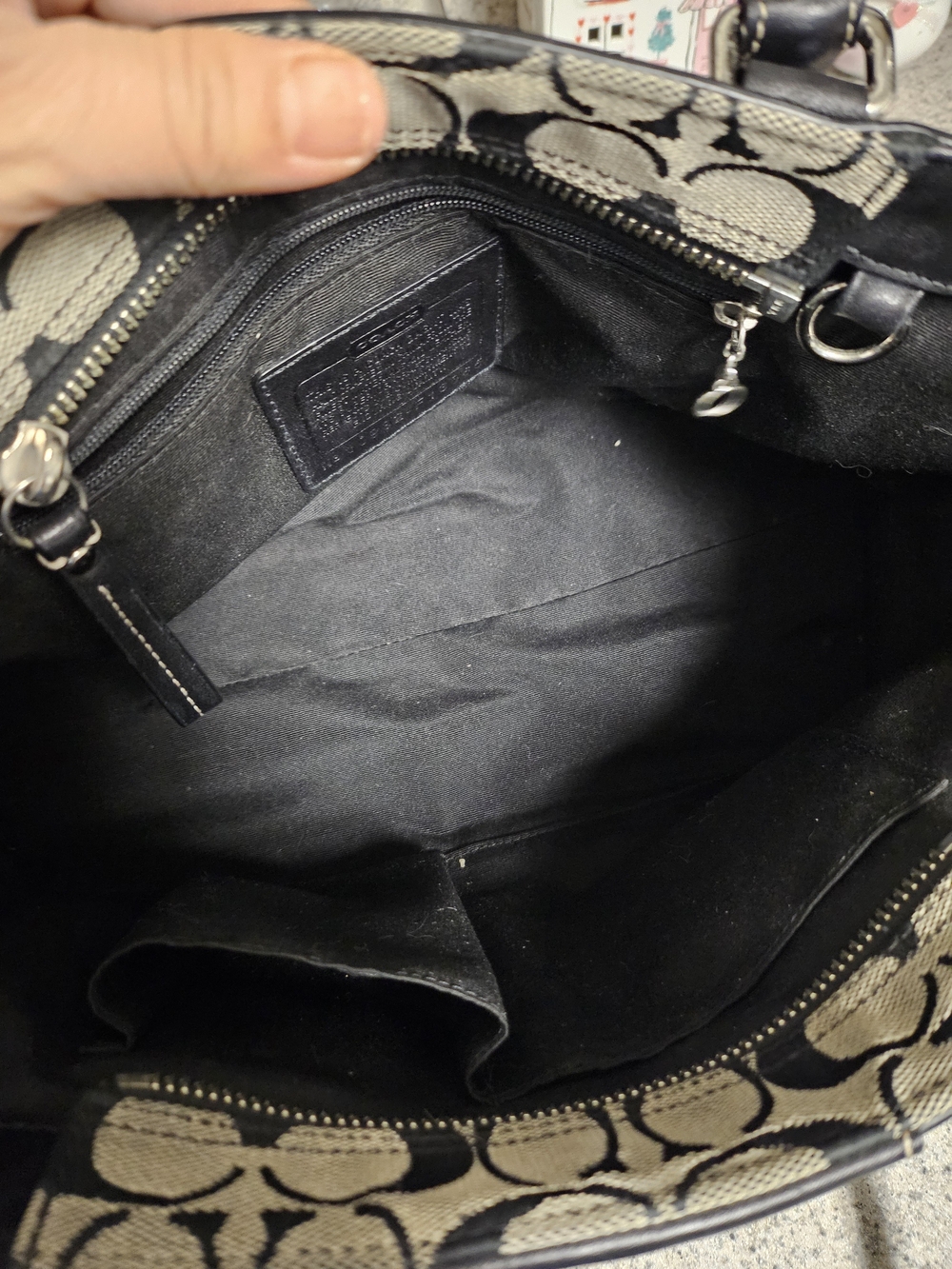 Coach Hampton Signature Handbag Model F13065 - Picture 4 of 14